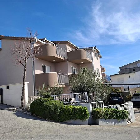 Apartment Ante Dugi Rat Exterior foto